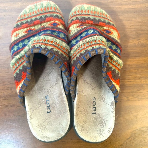 Taos Footwear Women's Multicolor Slip-On Shoes - Picture 1 of 7